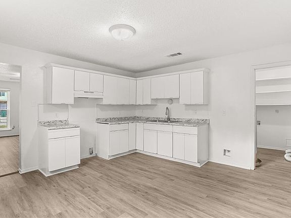 4th image of 6712 Carver Dr