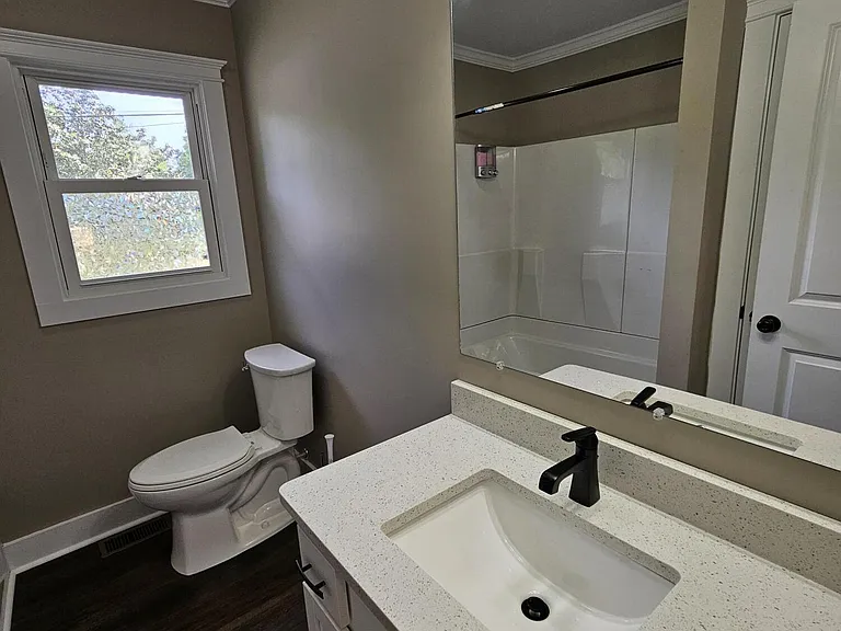 16 White Oak St — Photo 10