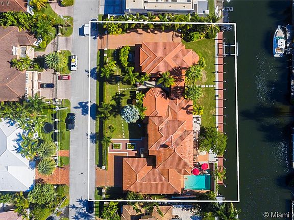 2nd image of 14 Pelican Dr