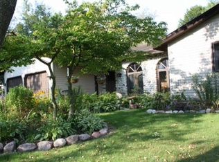 863 Hales Trl, Port Washington, WI 53074