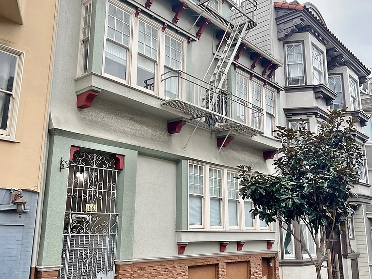 1661 Sacramento St #7 — Photo 2