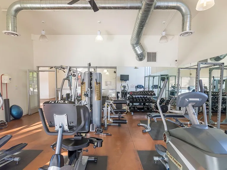 1850 E Maryland Ave #3 — Photo 6