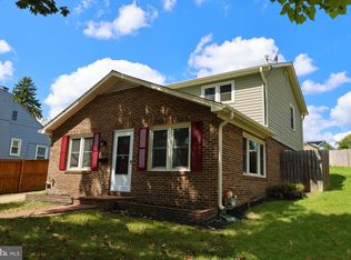 2624 E Maple St, Alexandria, VA 22306