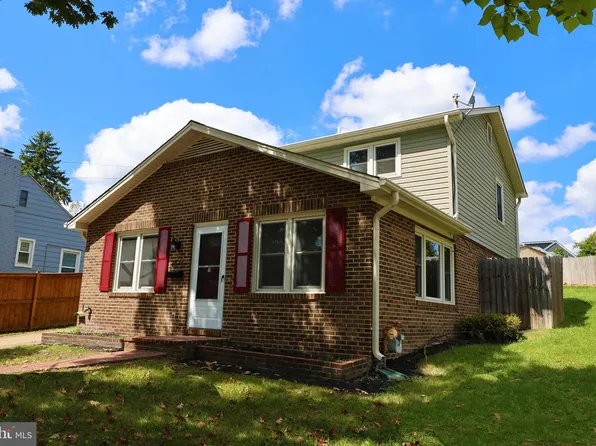 2624 E Maple St, Alexandria, VA 22306