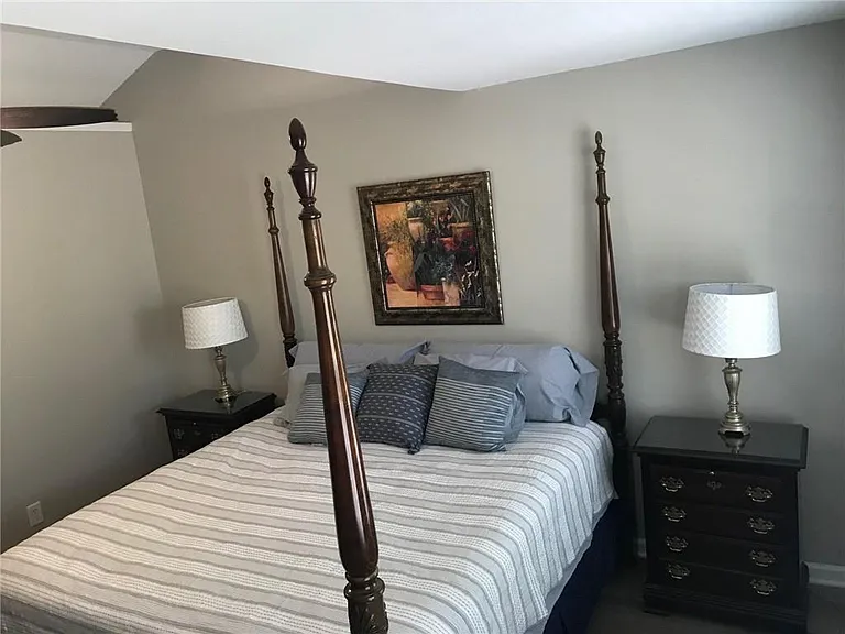 322 Hidden Creek Ln — Photo 18