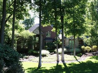 3565 Woodridge Dr, Howell, MI