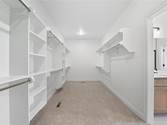 4th image of 1925 SW Hightown Dr