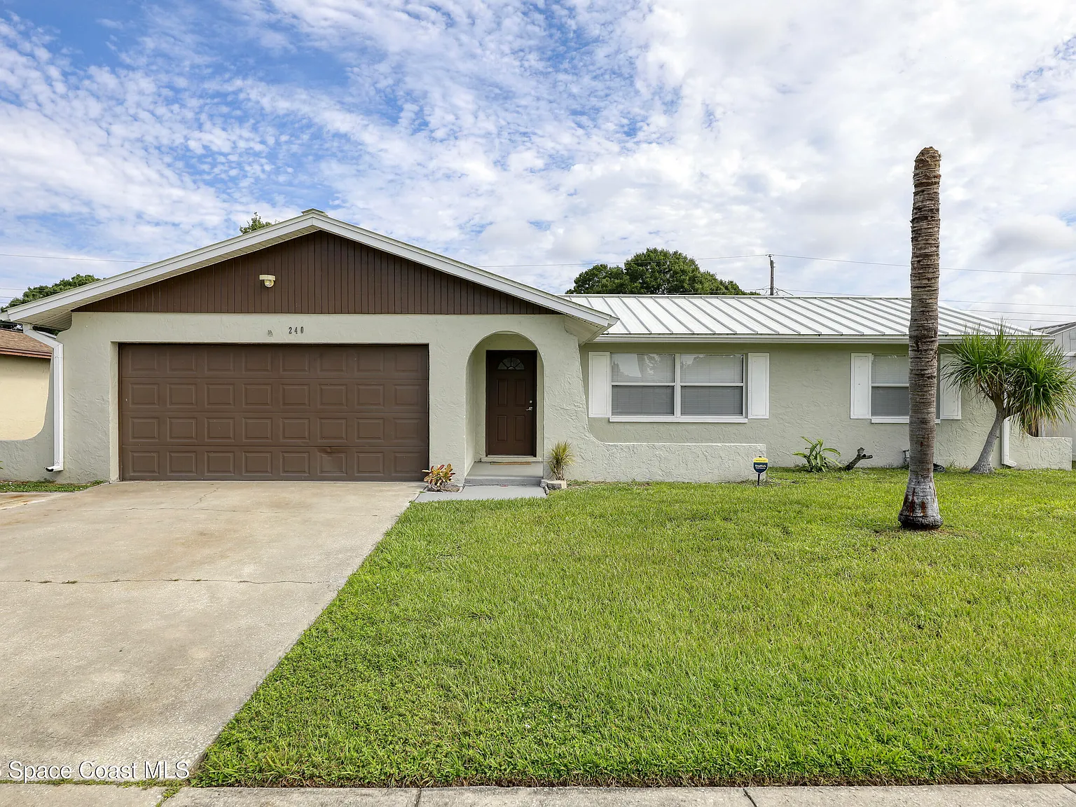 3 bed, 2.0 bath, 1127 sqft, $2,500 — Photo 1
