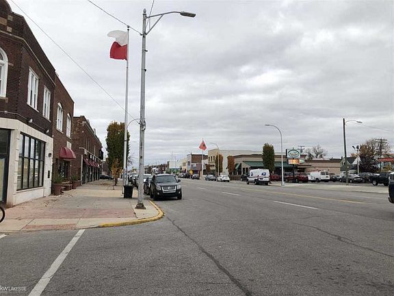 3rd image of 11625 Joseph Campau St