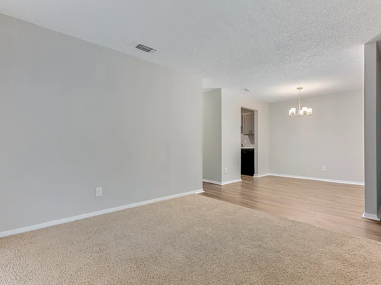 Sage Hill Apartments — Photo 22