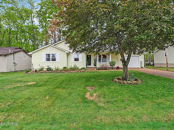 3rd image of 158 Dovenshire Dr