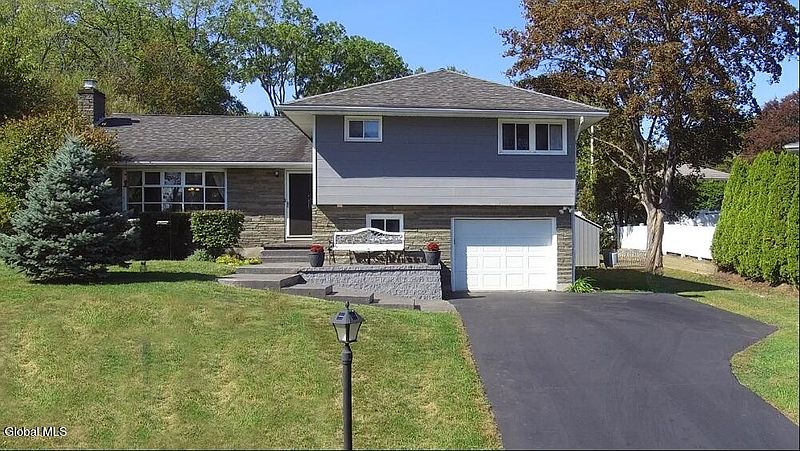 2nd image of 1145 Godfrey Lane