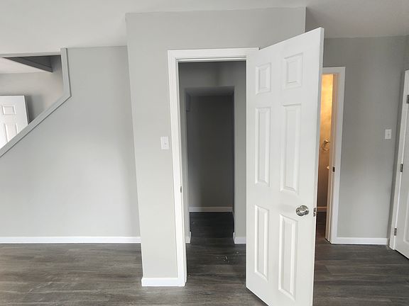 3rd image of 203 River Oaks Dr APT B
