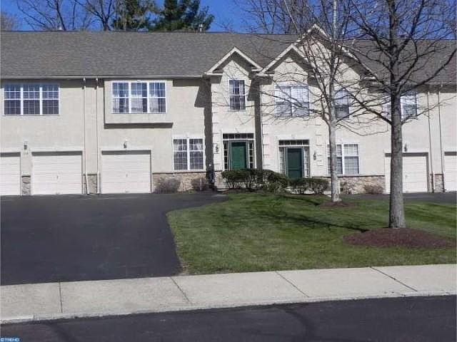 116 Hampton Green Dr;3 Beds 2 Bath;Extra long driveway for 4 car parking
