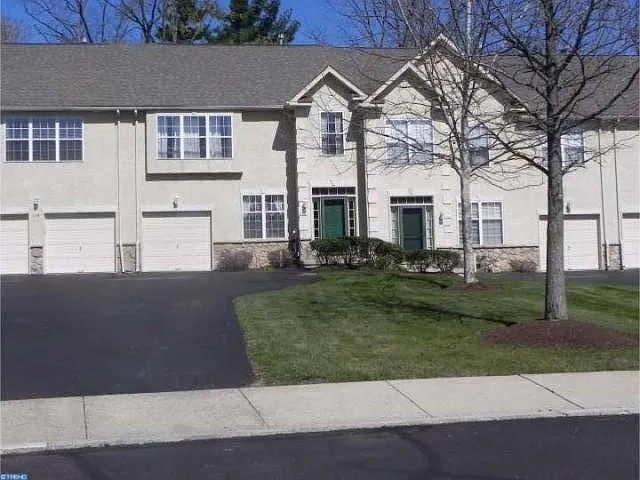 116 Hampton Green Dr photo 1