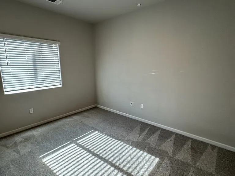 514 S Summit St #101-103 — Photo 11