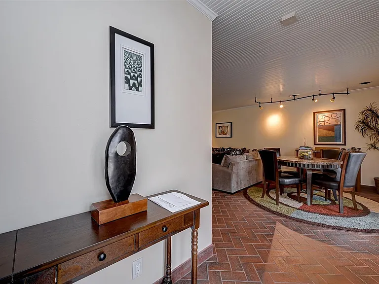 6329 Del Monte Dr #100 — Photo 5