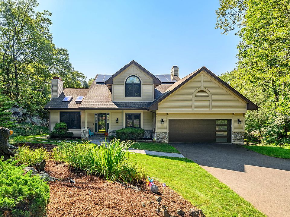 2nd image of 15 Coach Hill Dr