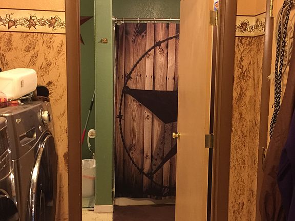 Mud/laundry room 