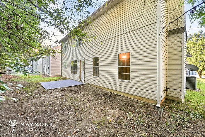 4 bed, 2.5 bath, 2345 sqft, $2,195 — Photo 3