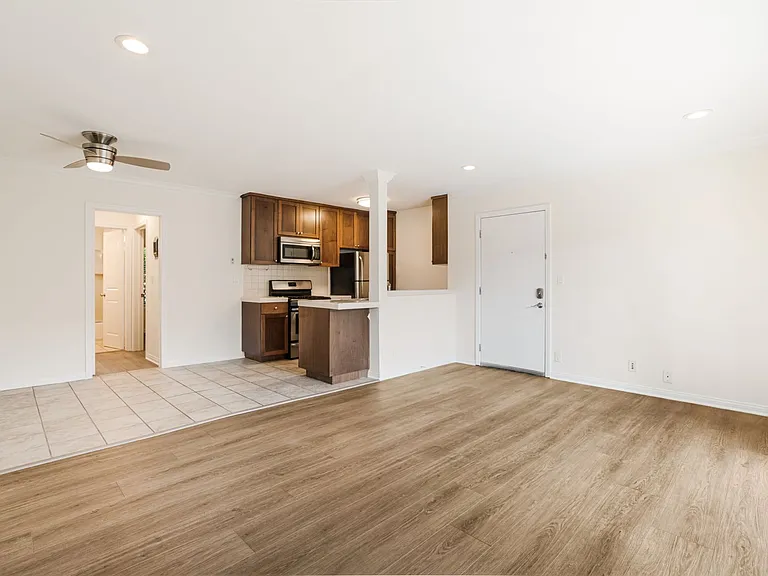 1832 S Bundy Dr #1838 — Photo 10