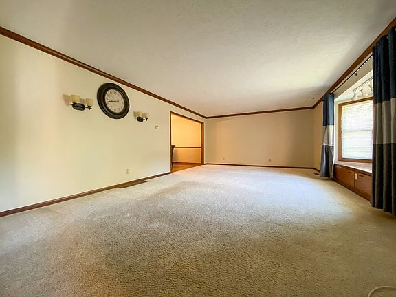 5th image of 3260 Chateau Dr