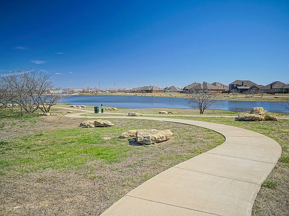 3rd image of 2105 Mountain Hawk Dr