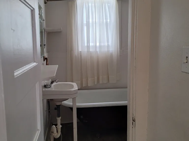 608 Elias Ave #608 — Photo 14
