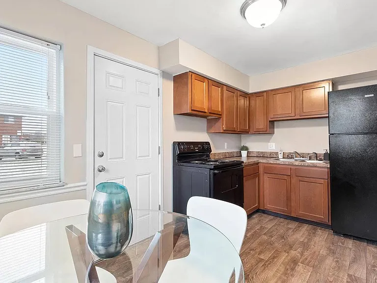 Coves at Columbus on Arborwood Drive — Photo 6