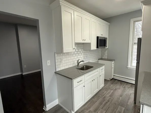 127 Henry St #C, New Haven, CT 06511