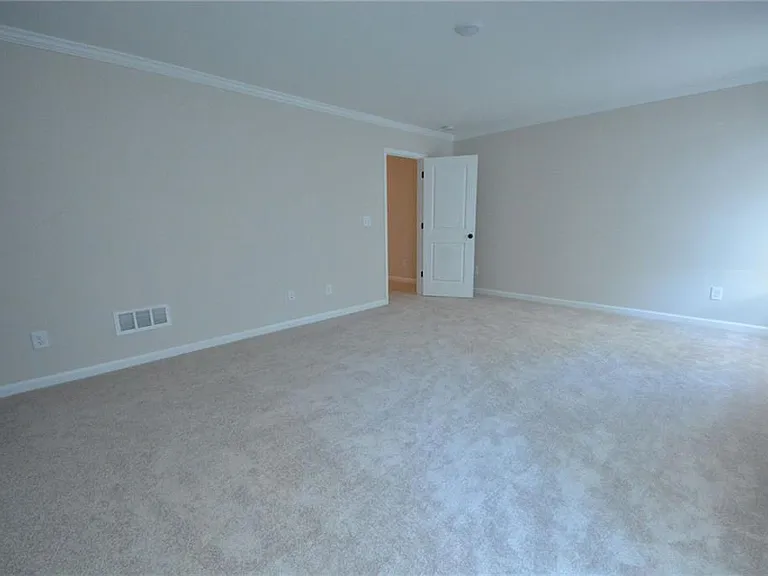 1147 Lucan Ln — Photo 19