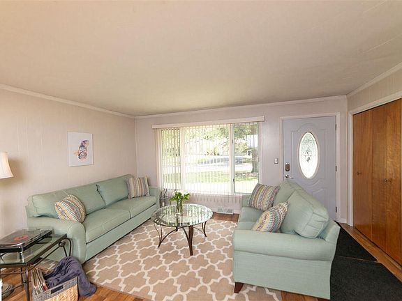 3rd image of 842 Avenue D