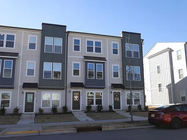 1924 Robin Hill Ln, Raleigh, NC 27610