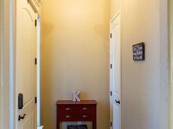 3rd image of 6102 S Fannin St