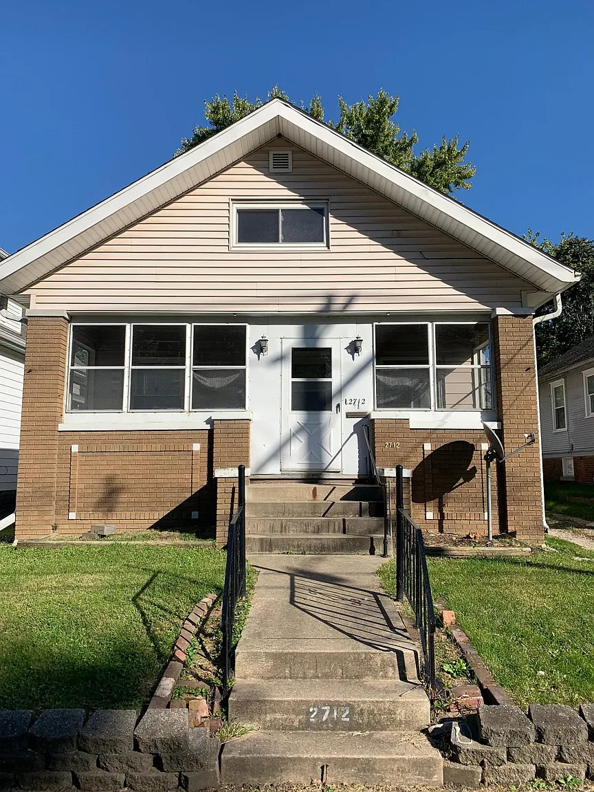 2712 N Peoria Ave photo 1