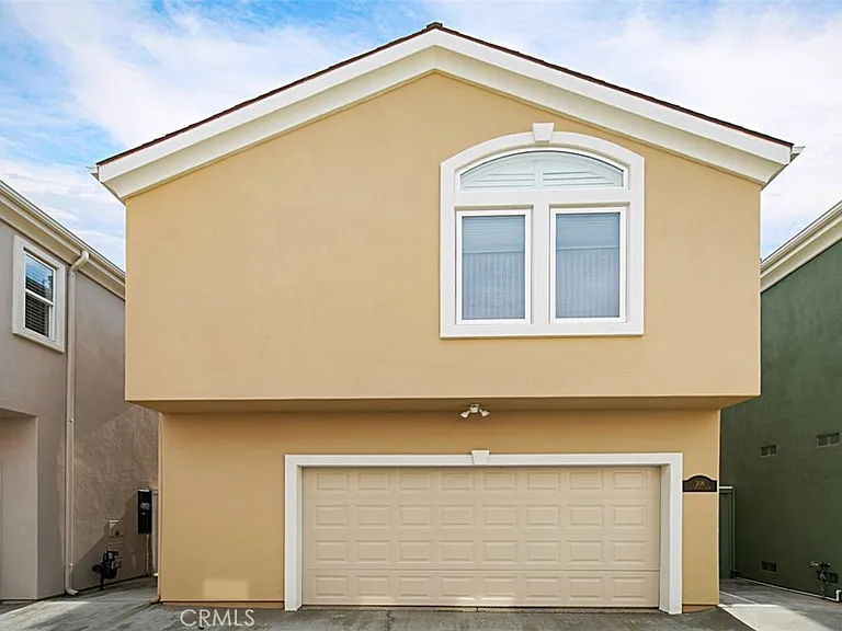 208 E Balboa Blvd — Photo 41