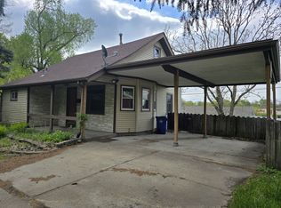 4037 Vine Ave SE, Cedar Rapids, IA 52403