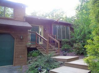 125 Partridge Cir, Milford, PA 18337