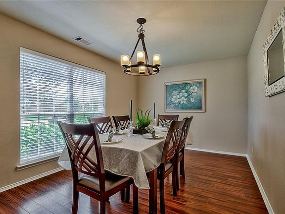 4th image of 4184 Sydney Dr