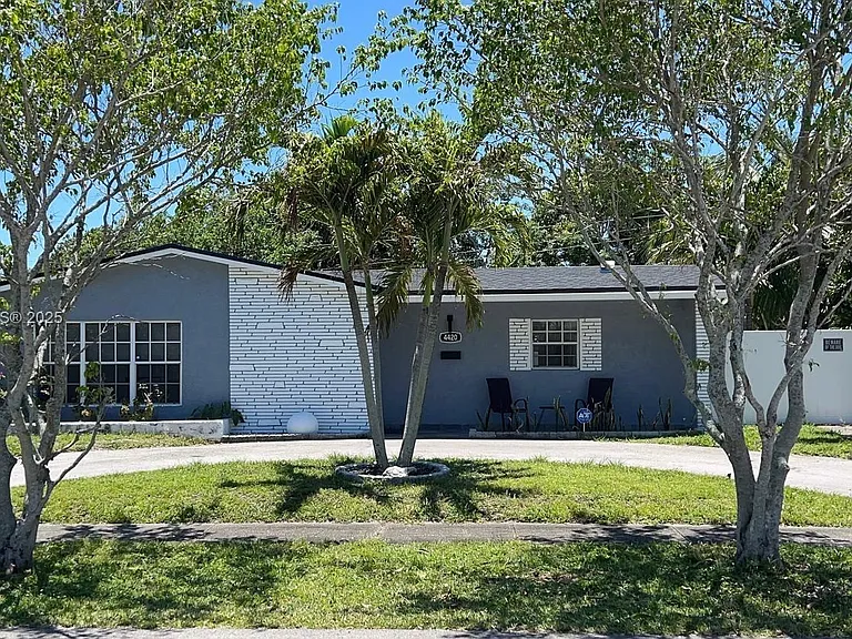 4420 NW 30th Ct — Photo 8