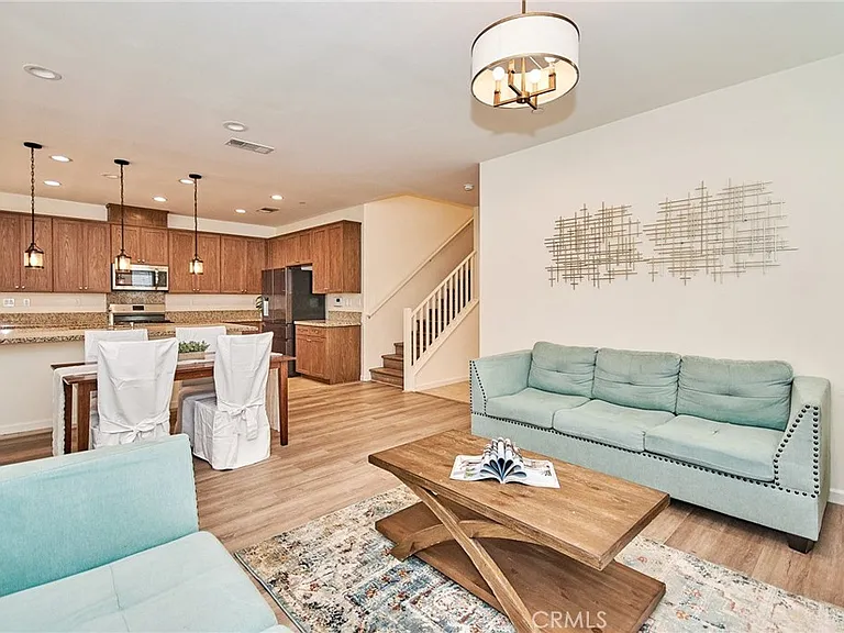 1523 Johnson Ct — Photo 6