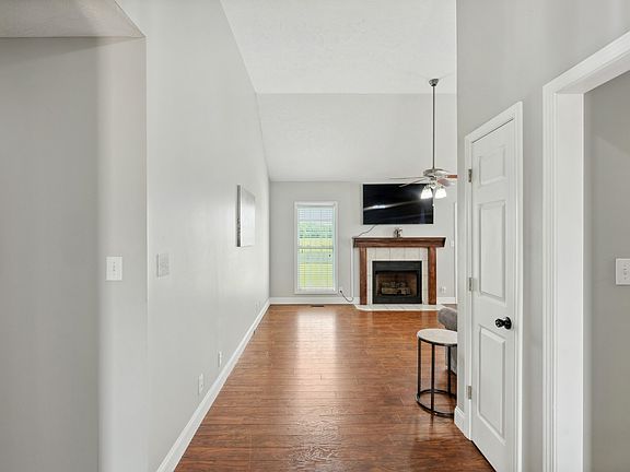 5th image of 1190 Snoopy Dr