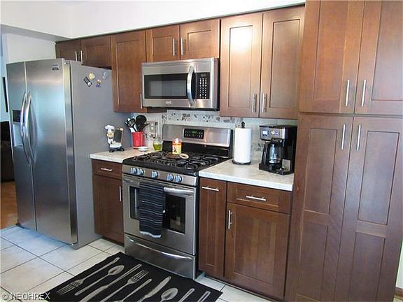 3rd image of 6090 Somerset Dr
