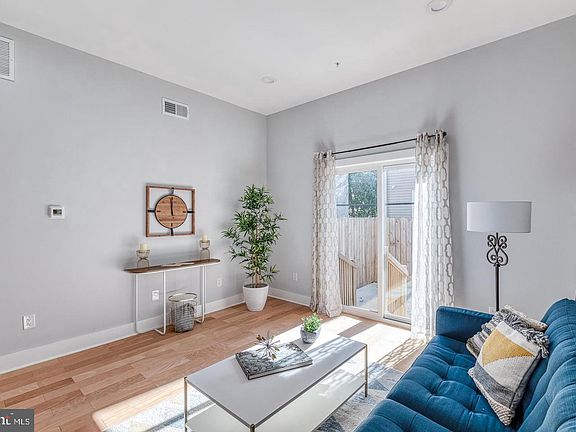4th image of 2636 Latona St