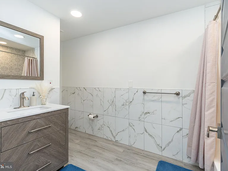 2147 Cross St — Photo 17