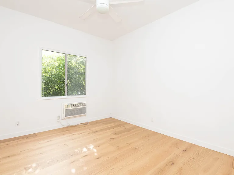 7722 Rosewood Ave #7722 — Photo 8
