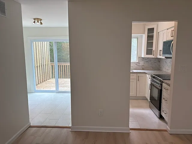 1247 Chateau Dr — Photo 12