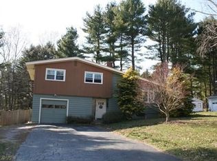 82 Roselyn Dr, Pittsfield, MA 01201