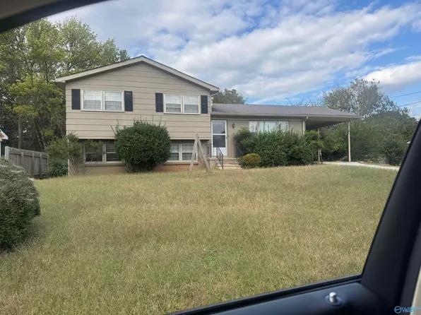 4605 Broadmeadow Ln NW, Huntsville, AL 35810