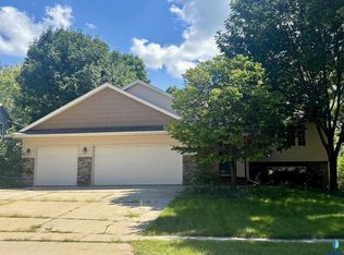 6817 W Westminster Dr, Sioux Falls, SD 57106